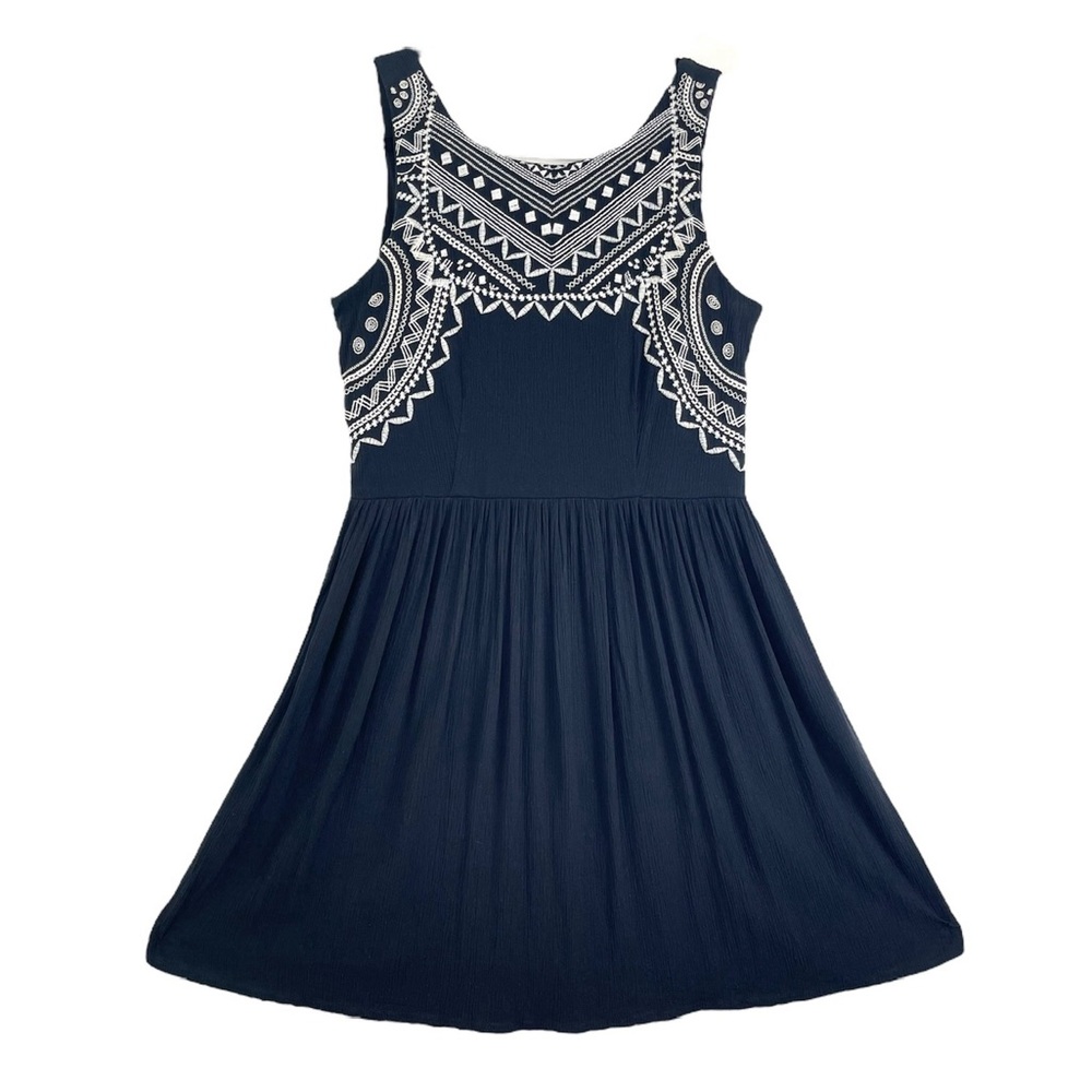 Boho Top, Medium, Embroidered, Black & White, Flowy Flare